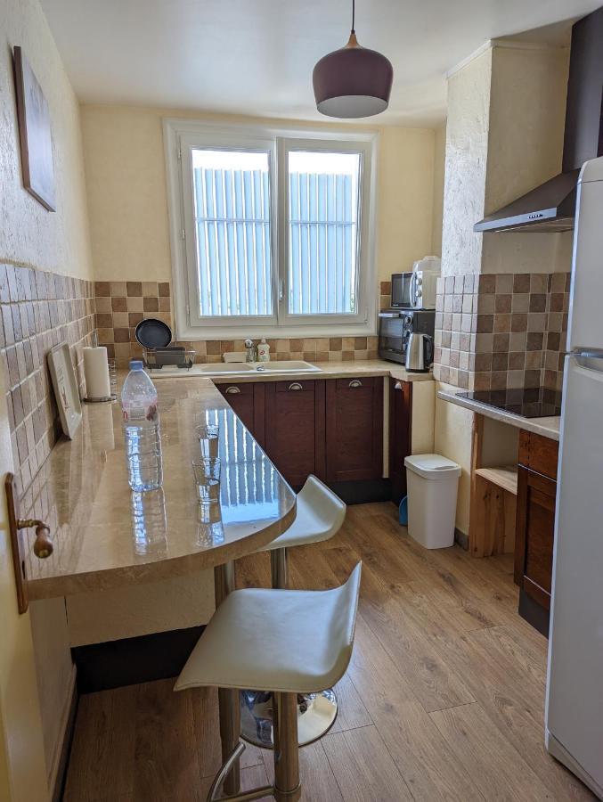 Bellejoie - Appartement T3 - Parking gratuit - Wifi Poitiers Buitenkant foto
